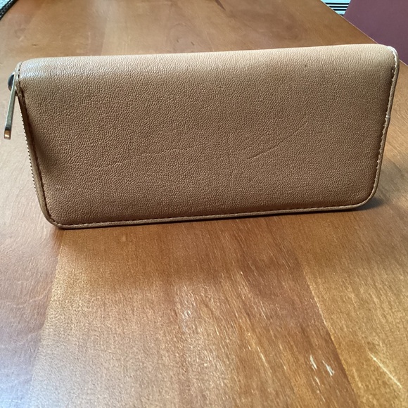Michael Kors Jet Set Continental Wallet - Picture 8 of 11